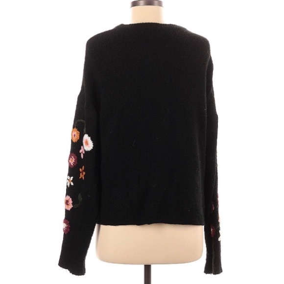 Floral Embroidered Sweater - Picture 2 of 3